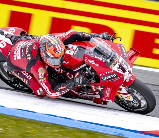 Superbike, tripletta per Bulega ad Assen. Barbier “Conferme da nuove posteriori morbide di gamma”