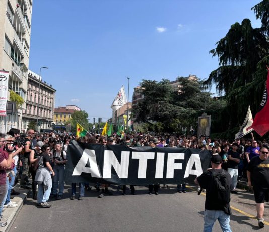 Inizia il raduno dei Patrioti a Milano, partiti anche i controcortei di protesta / Foto