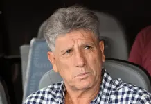 Vasco da Gama plays in Argentina, but his coach watches the match from home