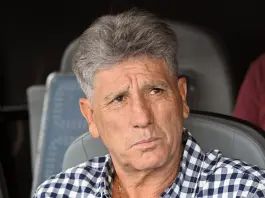 Vasco da Gama plays in Argentina, but his coach watches the match from home