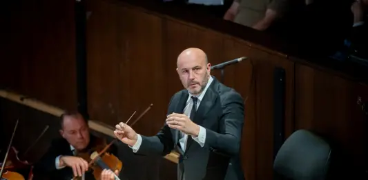 Il maestro Riccardo Frizza torna sul podio dell’Orchestra del Teatro Massimo di Palermo