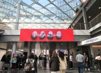 Il ministro Mazzi in visita al Salone del Mobile “Vetrina del design che attrae turisti da tutto il mondo”