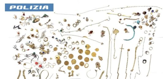 Truffe agli anziani a Cagliari, due arresti per estorsione e una denuncia per ricettazione aggravata