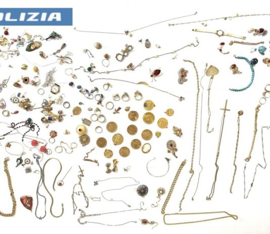 Truffe agli anziani a Cagliari, due arresti per estorsione e una denuncia per ricettazione aggravata