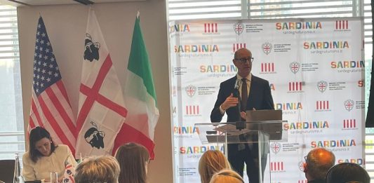 Nuovo volo Olbia-New York, la Sardegna corteggia il turismo americano
