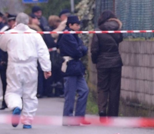 Omicidio-suicidio a Bisceglie, 61enne spinge la moglie dal balcone e poi si butta anche lui