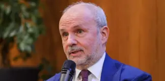 Schillaci a Cagliari “L’insularità non sia un ostacolo per il servizio sanitario”