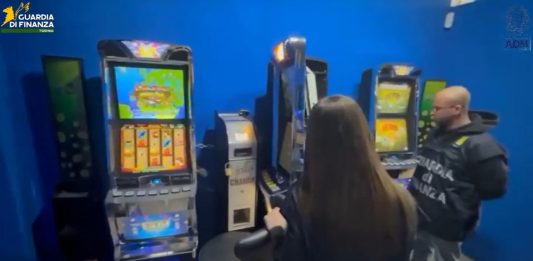 Operazione di contrasto al gioco d’azzardo illegale, a Torino sequestri e sanzioni per 6 milioni