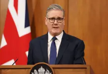 Regno Unito, Starmer esclude le dimissioni “Non lascio il Paese nel caos”