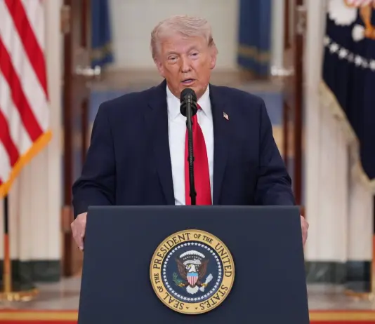 Trump “Iran decimato, vittorie travolgenti e obiettivi quasi raggiunti. Nelle prossime 2-3 settimane colpiremo duramente”