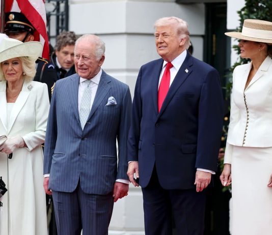 Trump accoglie Carlo e Camilla “Radici comuni legano Usa e Regno Unito”