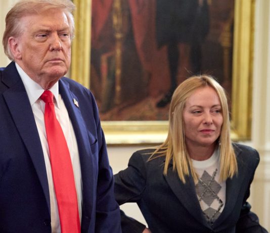 Trump sfida Papa Leone XIV e Meloni mentre dall’Italia incombono novità sugli Epstein Files