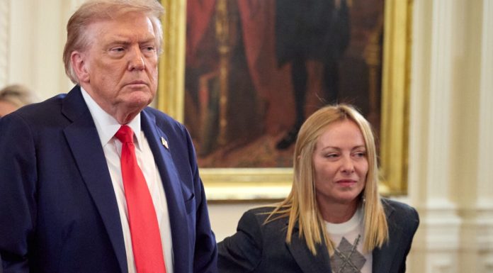 Trump sfida Papa Leone XIV e Meloni mentre dall’Italia incombono novità sugli Epstein Files