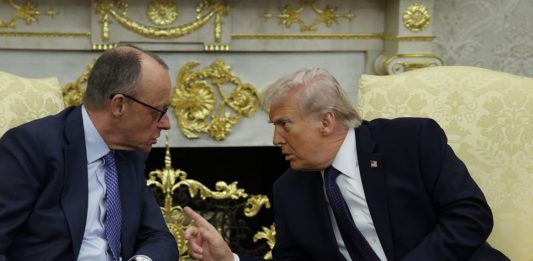 Trump attacca Merz “Dovrebbe dedicare più tempo a porre fine alla guerra tra Russia e Ucraina”