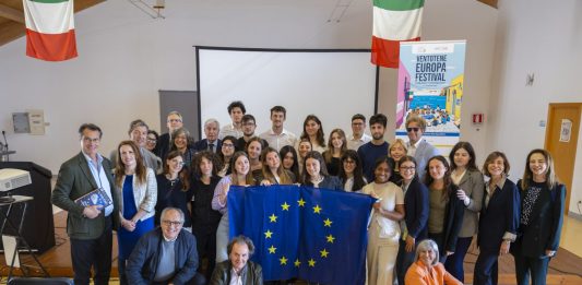 10 anni di giovani che chiedono la pace, dall’8 all’11 maggio torna il Ventotene Europa Festival
