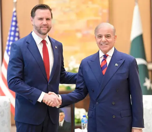 Vance vede Sharif, poi il via ai colloqui a Islamabad. Media Usa “Nessun accordo sulle linee rosse di Teheran”