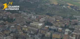 Usavano cellulari in carcere per comunicare con i clan della ‘ndrangheta: 46 rinvii a giudizio / Video