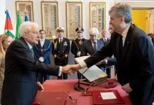 Gianmarco Mazzi al Quirinale giura da neo ministro del turismo: “Un mondo che rappresenta un pilastro dell’economia italiana”