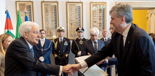 Gianmarco Mazzi al Quirinale giura da neo ministro del turismo: “Un mondo che rappresenta un pilastro dell’economia italiana” / Video