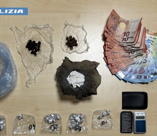 La Polizia trova droga in casa: arrestato un 47enne nel Milanese