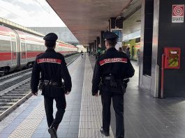 Ragazzina 17enne palpeggiata alla stazione Termini di Roma, arrestato un 39enne