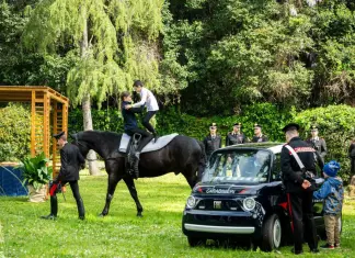 L’Arma dei Carabinieri incontra un folto gruppo di ragazzi: “Ascolto, attenzione e rispetto reciproco”