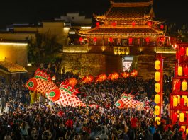 Cina presenta piano per stimolare ulteriormente consumi nel settore servizi