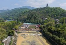 Cina: Dujiangyan celebra la storica festa del rilascio delle acque (1)