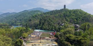Cina: Dujiangyan celebra la storica festa del rilascio delle acque (1)