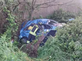 Incidente sulla SS 115 a Ragusa, un’auto finisce fuori strada: due feriti