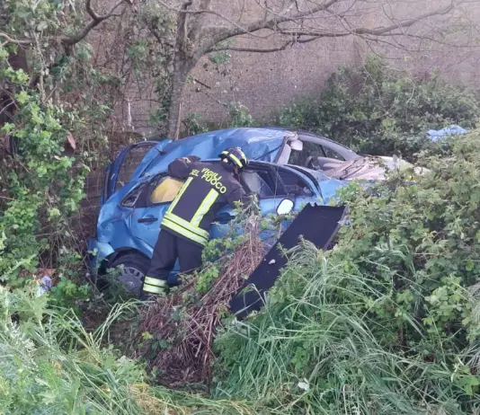 Incidente sulla SS 115 a Ragusa, un’auto finisce fuori strada: due feriti