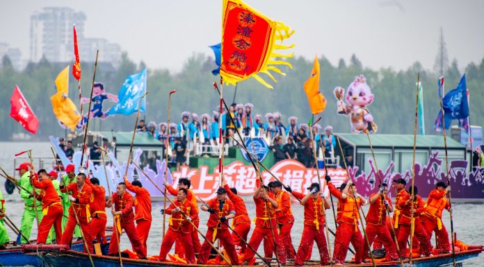 Cina: a Taizhou lo spettacolo del secolare Qintong Boat Festival (1)
