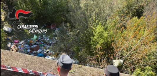 Lamezia Terme, sequestrata una discarica abusiva con 15 metri cubi di rifiuti