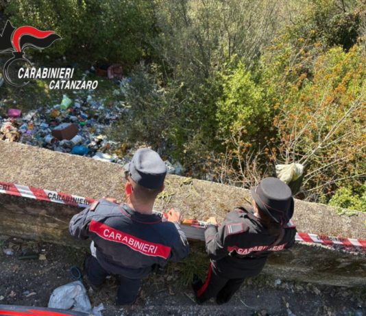 Lamezia Terme, sequestrata una discarica abusiva con 15 metri cubi di rifiuti