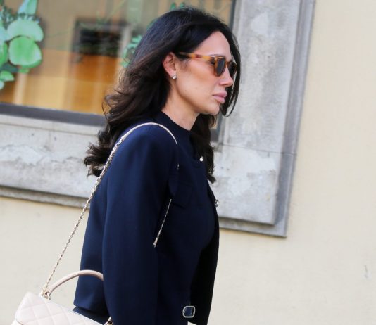 Grazia a Nicole Minetti, il Ministero attende verifiche. Meloni: “L’iter non è stato diverso da altri. Fiducia in Nordio, escludo sue dimissioni”