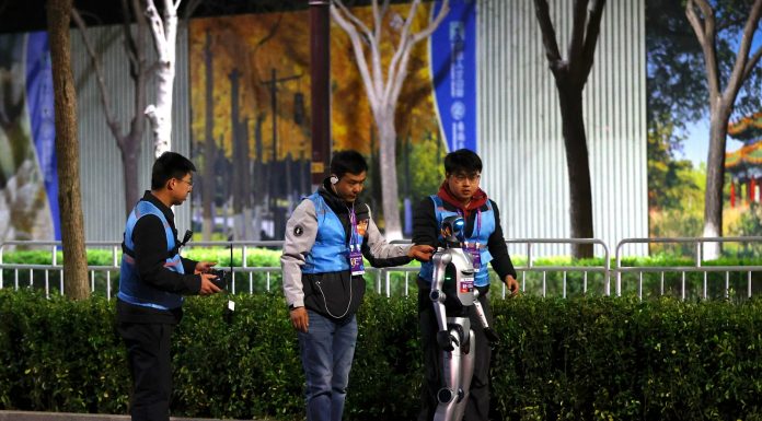 Cina: Beijing E-Town 2026, test su robot umanoidi per la mezza maratona (2)