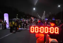 Cina: Beijing E-Town 2026, test su robot umanoidi per la mezza maratona (3)