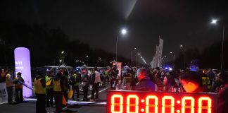 Cina: Beijing E-Town 2026, test su robot umanoidi per la mezza maratona (3)