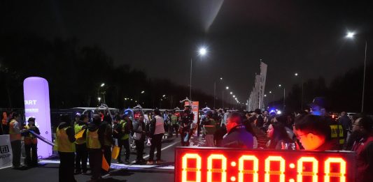 Cina: Beijing E-Town 2026, test su robot umanoidi per la mezza maratona (3)