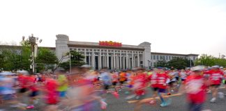 Cina: a Pechino si è svolta la Mezza Maratona 2026 (4)