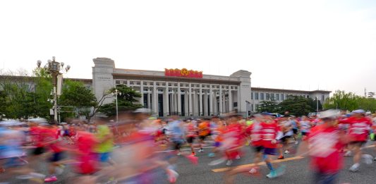 Cina: a Pechino si è svolta la Mezza Maratona 2026 (4)