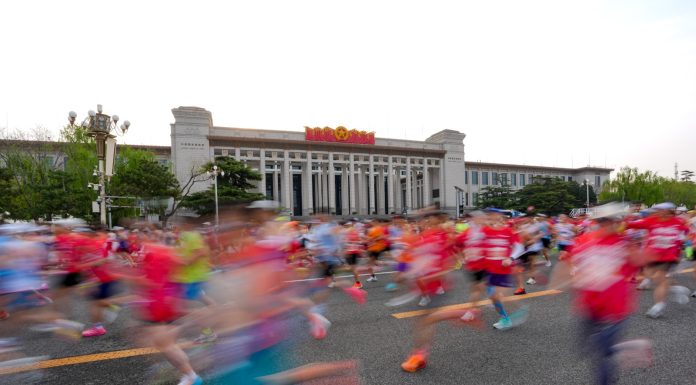 Cina: a Pechino si è svolta la Mezza Maratona 2026 (4)