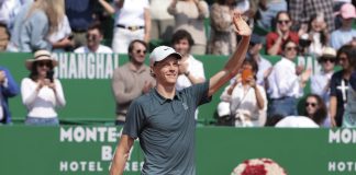 Sinner è il nuovo principe di Montecarlo e si riprende il numero uno del mondo: Alcaraz sconfitto in due set