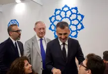 Puglia, incontro Urso-Decaro a Vinitaly: focus su vino e dossier industriali