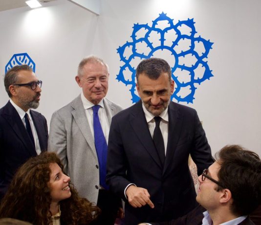 Puglia, incontro Urso-Decaro a Vinitaly: focus su vino e dossier industriali