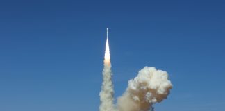 La Cina lancia il razzo Lijian-1 Y12 per inviare nello spazio 8 satelliti