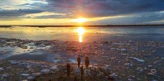 Cina: banchi di ghiaccio alla deriva sui fiumi Heilongjiang e Songhua (1)