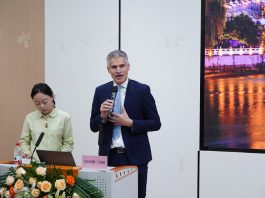 Italia: la passione di un designer per i noodles di manzo di Lanzhou