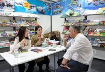 Italia: Bologna Children’s Book Fair, area espositiva cinese attira lettori (3)