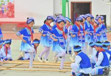 Cina: iniziano i festeggiamenti per il Sanyuesan Festival (2)